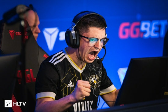 英雄联盟S15小组赛LPL种子战队BLG意外失利于100T