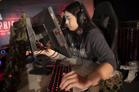 东莞万江Dragon队勇闯英雄联盟全国总决赛